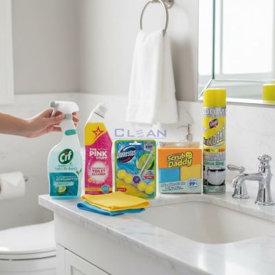 Комплект „Баня без усилия“ – WC гел The Pink Stuff, Domestos WC блокче, Xanto пяна за баня, Cif спрей за стъкло и Scrub Daddy микрофибърни кърпи